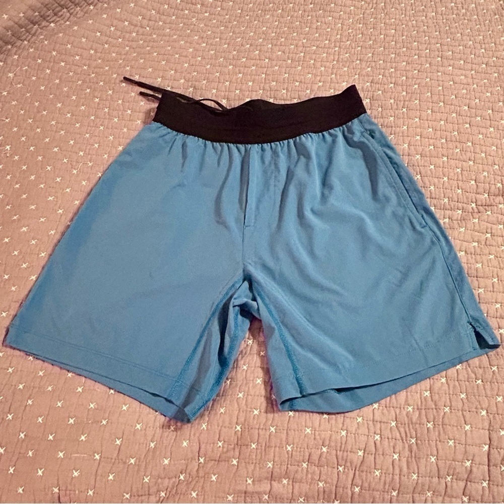 RHONE Men’s Blue Athletic Shorts with Black Waistband Size S
